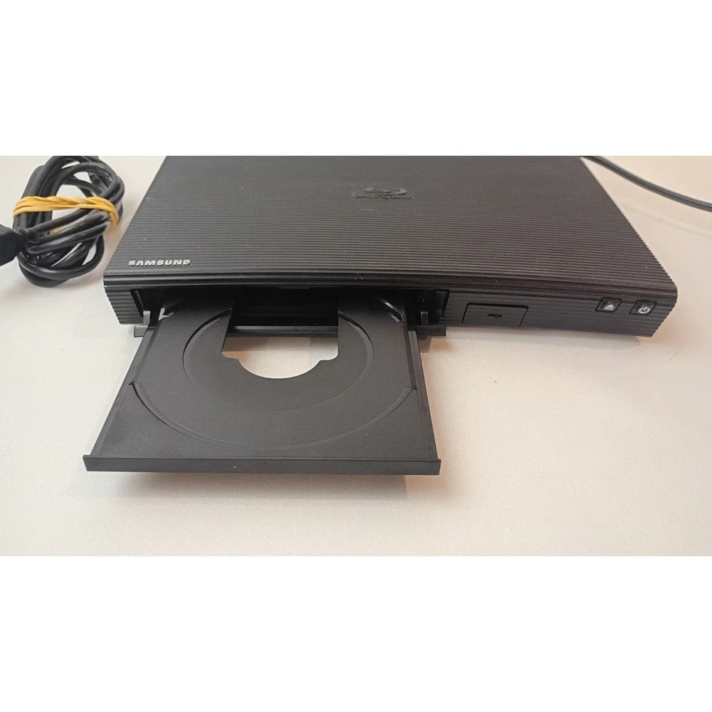 Samsung BD-JM51 Curved Blu-Ray Disc DVD Player + HDMI, No Remote - Tested, Works